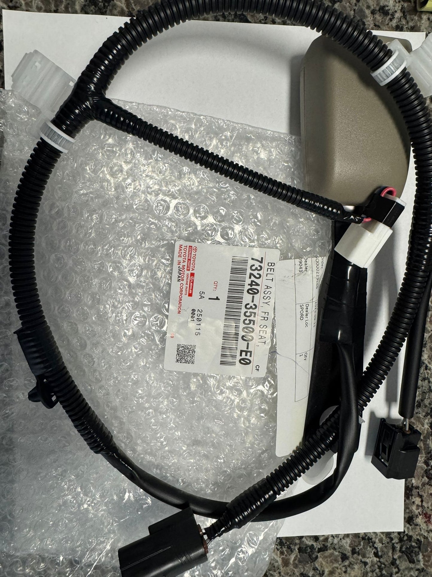 TOYOTA 4 RUNNER 2004-2009 FRONT DRIVER SIDE ONLY SEAT FAWN BELT BUCKLE OEM