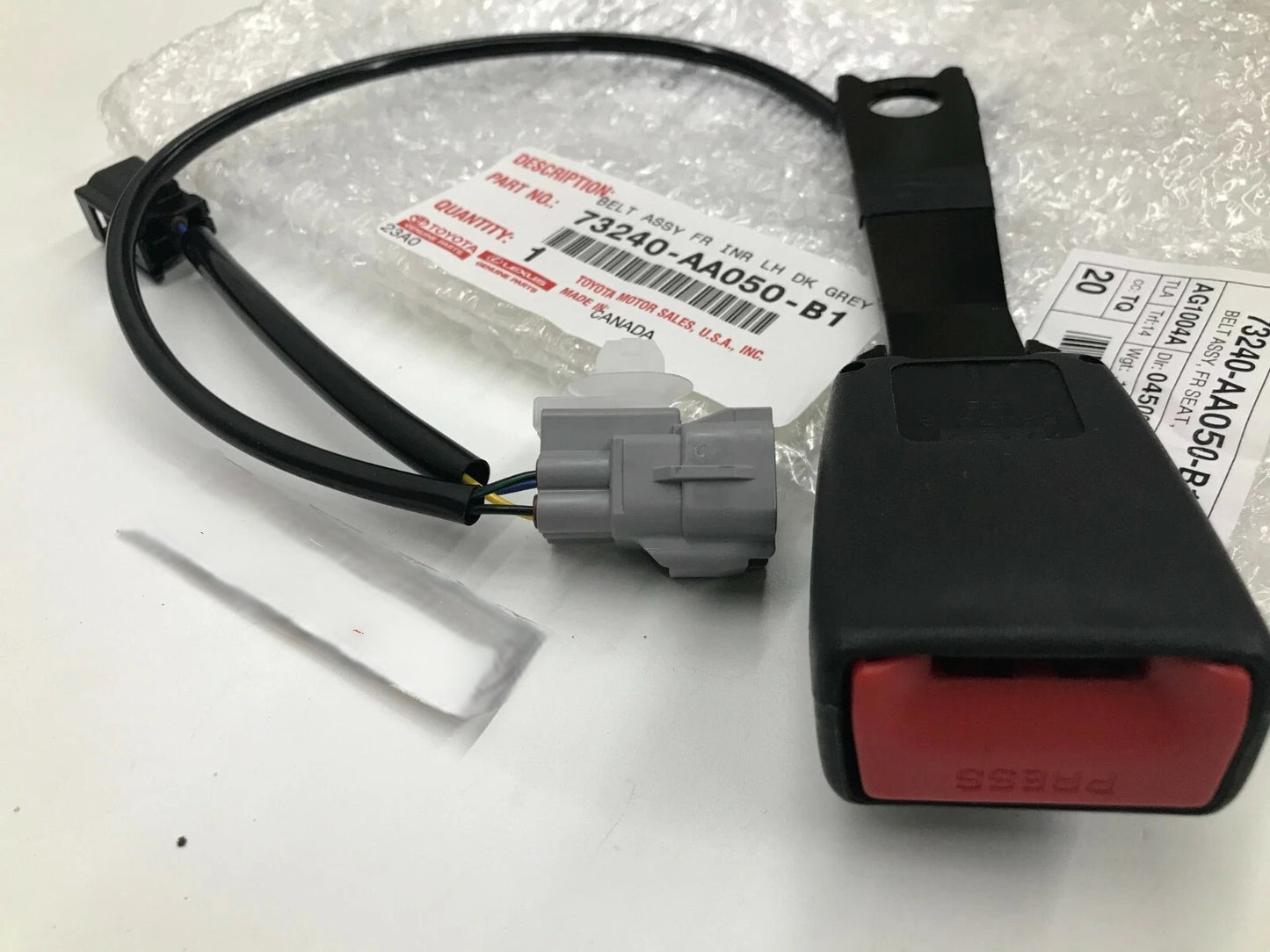 02-03 CAMRY LEFT FRONT SEAT BELT BUCKLE (W/O POWER SEAT) 73240-AA050-B1 GENUINE