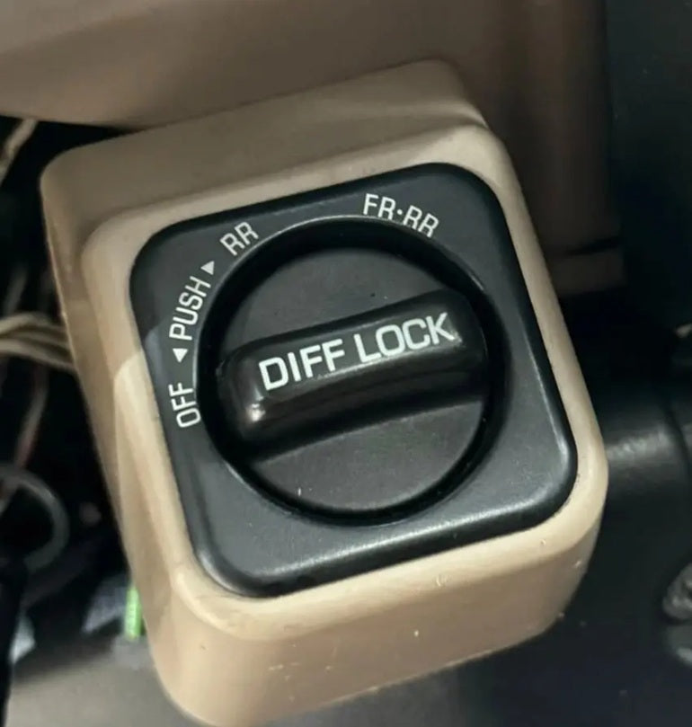 GENUINE OEM TOYOTA 93-97 LAND CRUISER LX450 DIFFERENTIAL LOCK SWITCH 84725-60020