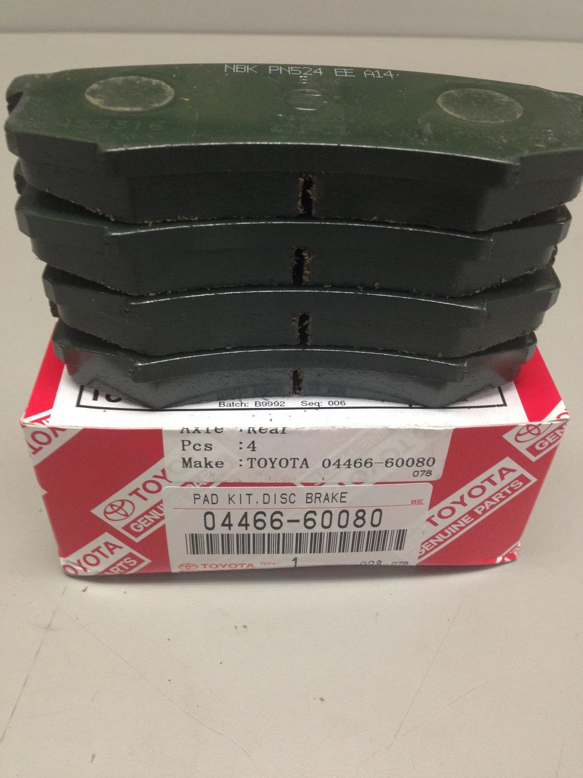 Land Cruiser 00-23 Sequoia 00-04 Rear Brake Pads NEW genuine Toyota Lexus GX460 GX470 OEM 04466-60080