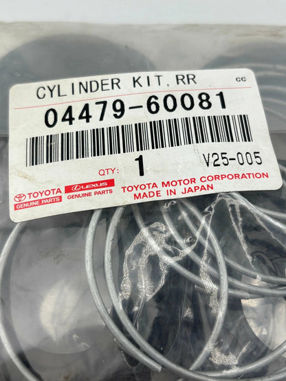 NEW GENUINE TOYOTA LEXUS FRONT BRAKE DISC CYLINDER CALIPER KIT 04479-60081