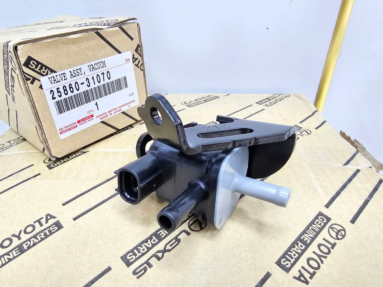 New Genuine OEM Toyota Lexus Vacuum Switching Valve Purge Solenoid 25860-31070