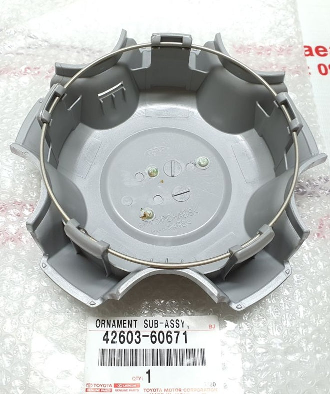 New Genuine OEM Toyota 05-07 Land Cruiser Wheel Hub Center Cap 42603-60671