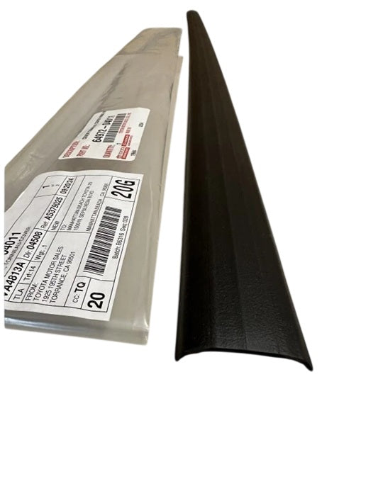 Genuine Toyota Tacoma Rear Tonneau Hinge Cover Cover/Weatherstrip 64972-04011