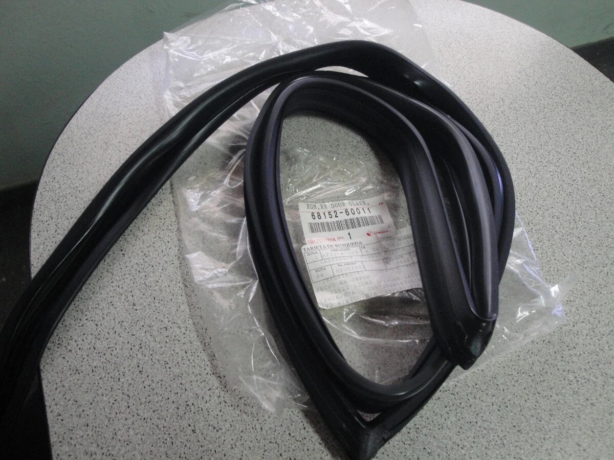 TOYOTA Land Cruiser Genuine RUN, REAR DOOR GLASS LH 68152-60011 OEM