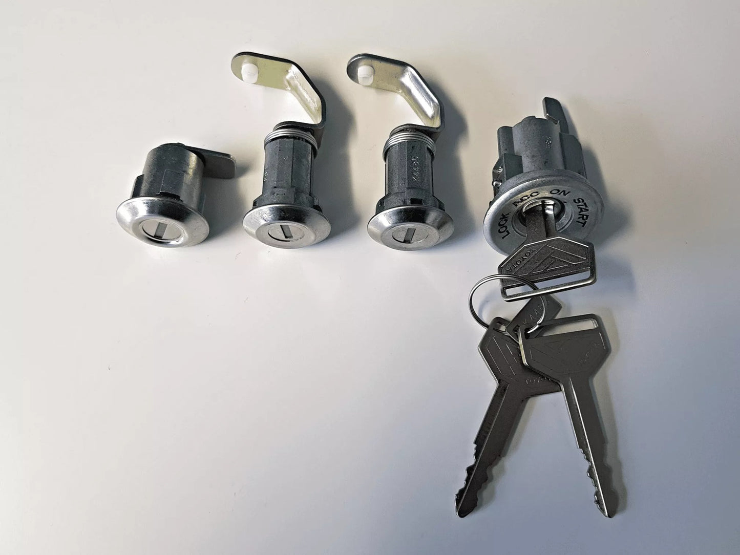 Toyota Land Cruiser FJ40 FJ43 FJ45 BJ40 OEM Ignition Cylinder Lock w/ Keys SET