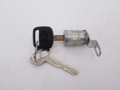 00-06 TUNDRA REAR TAILGATE LOCK CYLINDER & KEY 69055-34010 GENUINE TOYOTA