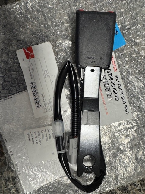 FRONT RIGHT PASSENGER SIDE SEAT BUCKLE OEM 73230-0C160-C0 SEQUOIA TUNDRA VENZA