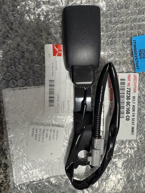 FRONT RIGHT PASSENGER SIDE SEAT BUCKLE OEM 73230-0C160-C0 SEQUOIA TUNDRA VENZA