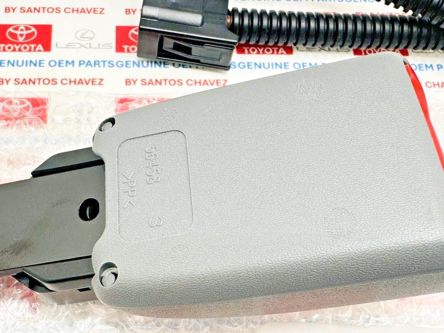 Drivers Left Front Seat Belt Buckle Clip Gray OEM Toyota Tacoma 2005-2015