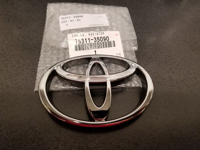 OEM TOYOTA PICKUP 4RUNNER TACOMA T100 FRONT GRILLE RADIATOR EMBLEM 75311-35090