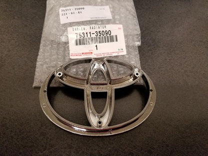 OEM TOYOTA PICKUP 4RUNNER TACOMA T100 FRONT GRILLE RADIATOR EMBLEM 75311-35090