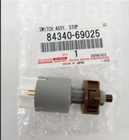 Genuine Toyota Tacoma Fj Cruiser Brake Light Stop Lamp Switch Assy 84340-69025