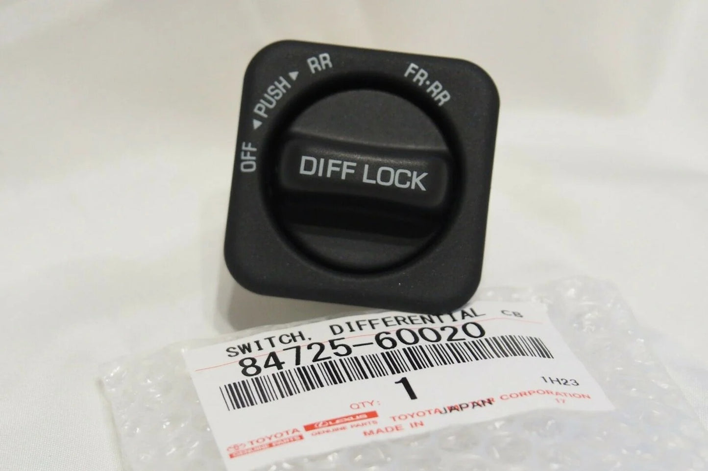 GENUINE OEM TOYOTA 93-97 LAND CRUISER LX450 DIFFERENTIAL LOCK SWITCH 84725-60020