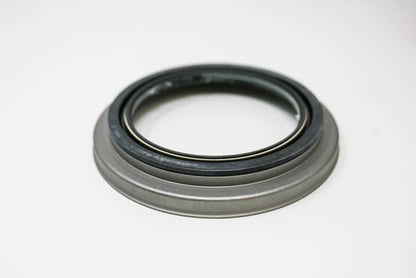 Genuine Toyota Sequoia Tundra Tacoma Front Outer Hub Oil Seal LH/RH 90316-69001