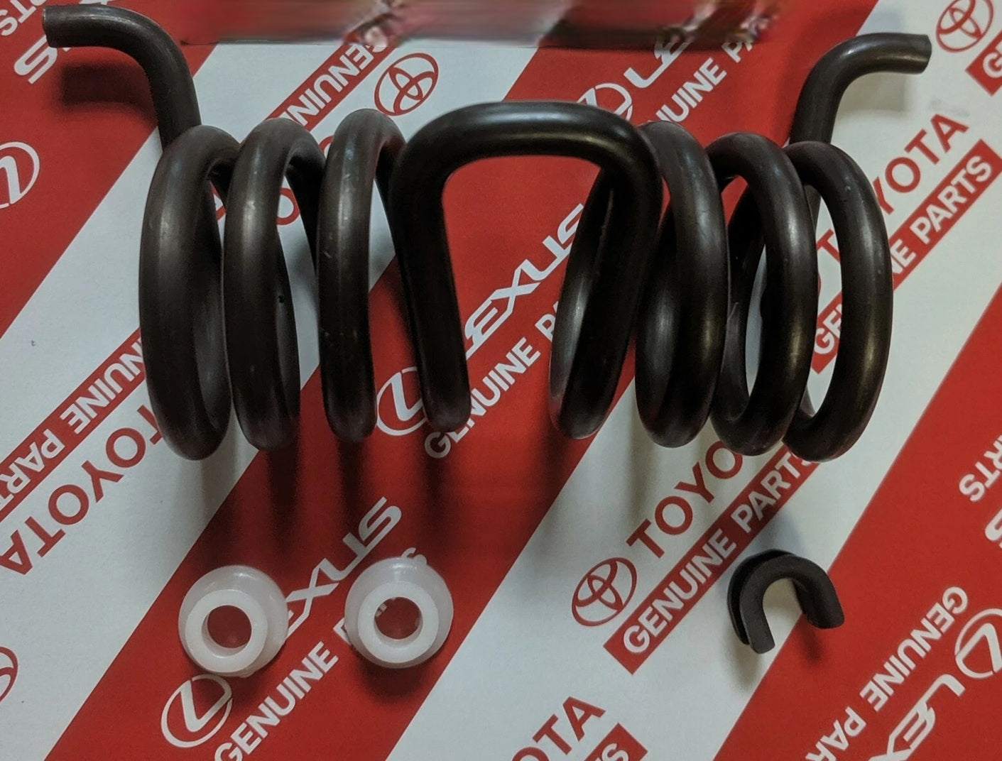 96-02 4RUNNER 95-04 TACOMA 05-06 TUNDRA CLUTCH RETURN SPRING & BUSHING KIT